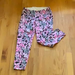 Lilly Pulitzer cropped leggings. Size M. Great condition.